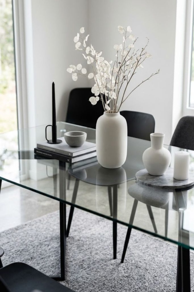 Monochrome Decor Theme